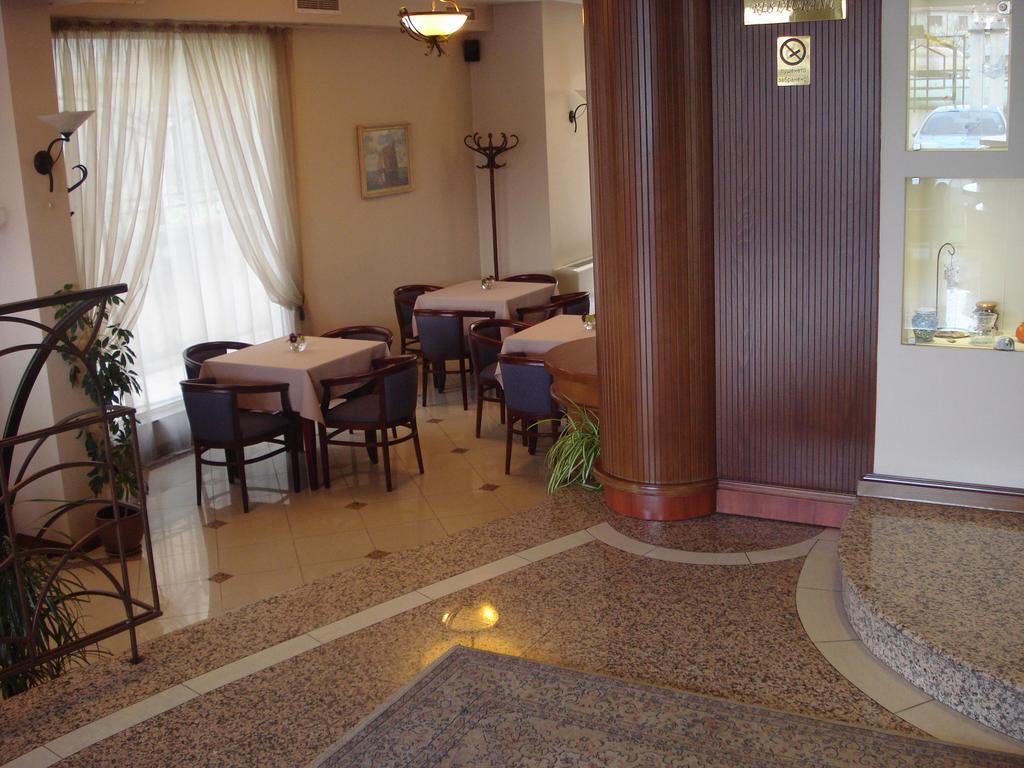 Kapri Hotel Sofia Exterior photo