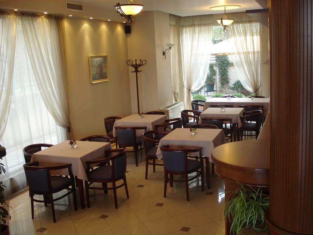 Kapri Hotel Sofia Exterior photo