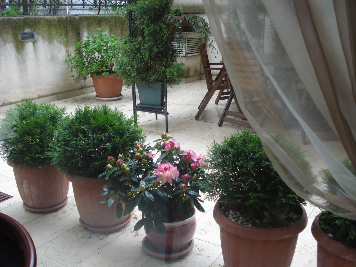 Kapri Hotel Sofia Exterior photo